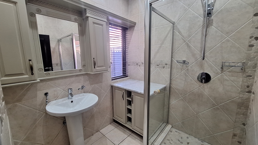 To Let 4 Bedroom Property for Rent in Jim Fouchepark Free State